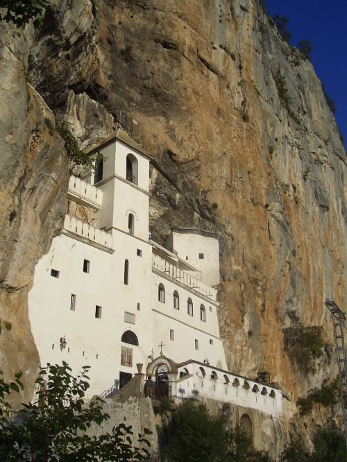 share a ride to a monastery