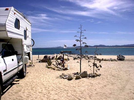 share a caravan ride Mexico